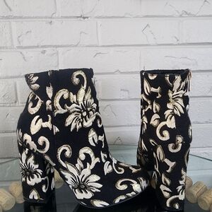 VINTAGE Elegant Black and Gold Floral Women's Boots